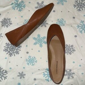 NWOT Lucky Brand Alba Flats